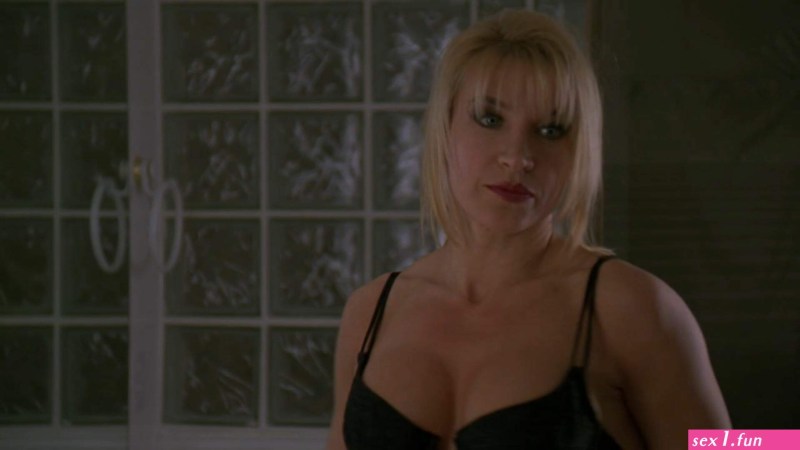 Cynthia lamontanie is naked