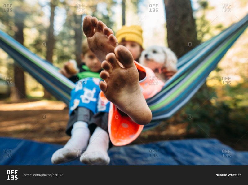 Fashionable show Barefoot