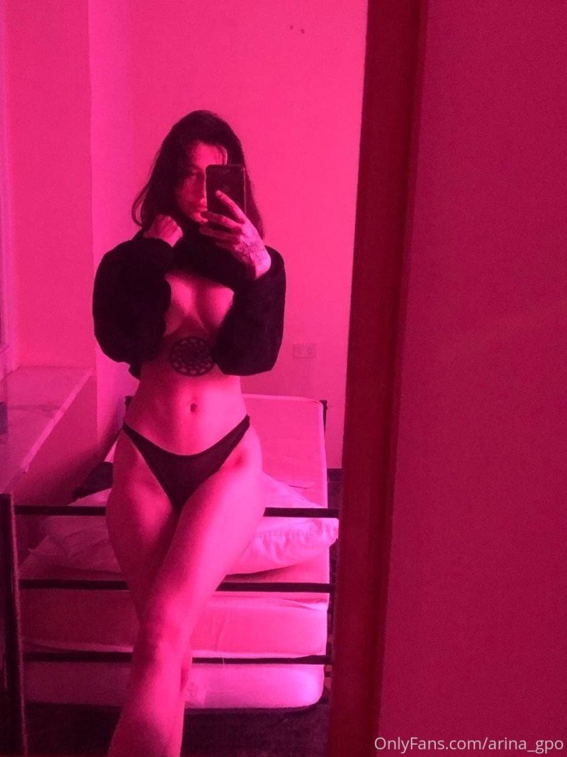 Model Arina Perechik