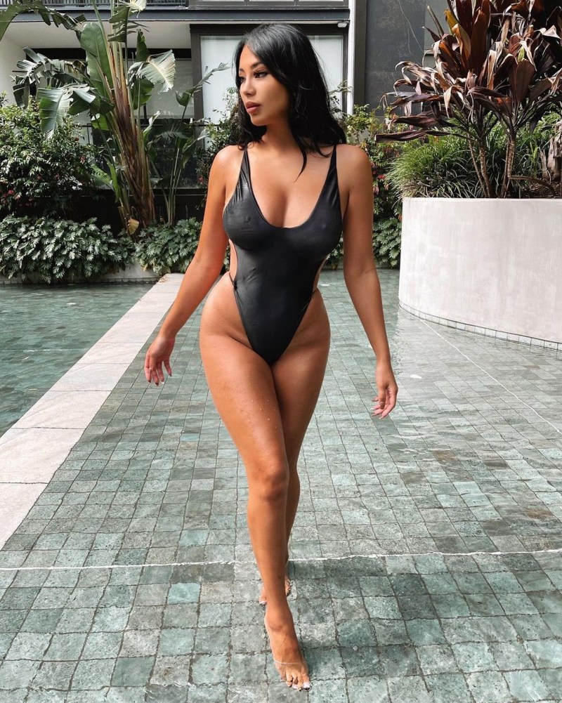 Figure Sand Clock Selfie