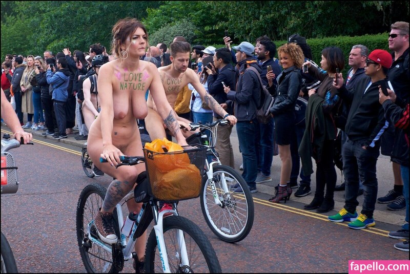 Pornstar London Andrews Solo