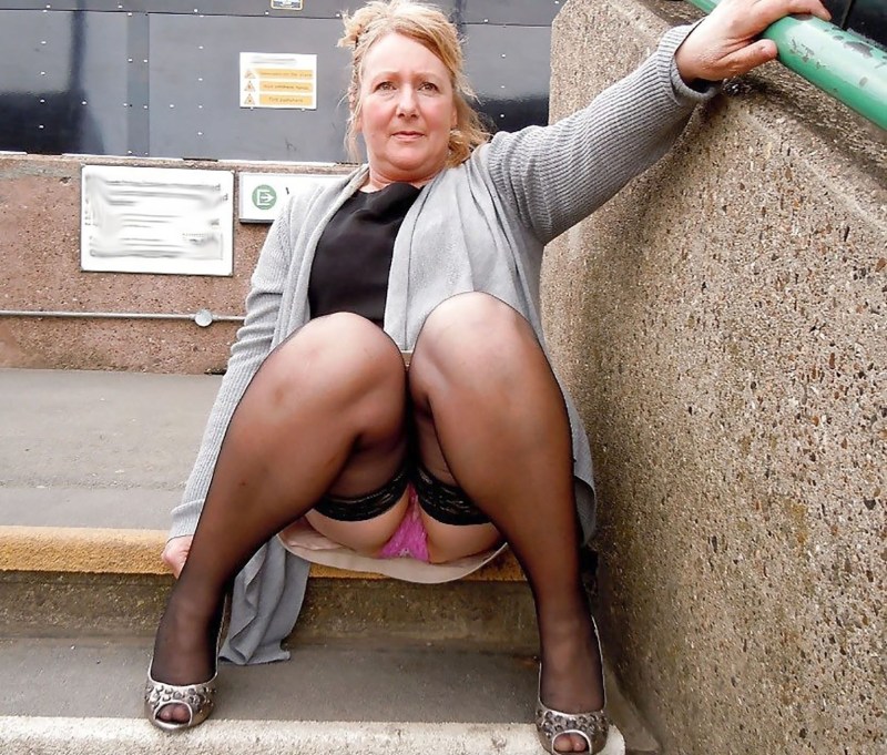 Large women without panties