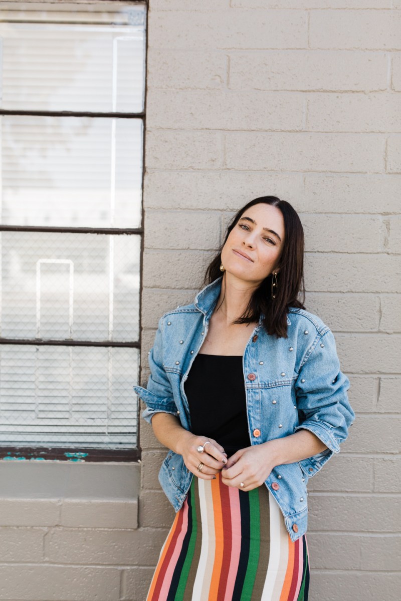 Women's silhouette with one line