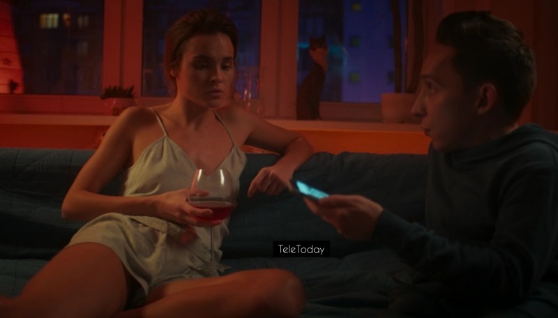 Angelina Strechin in the series knee