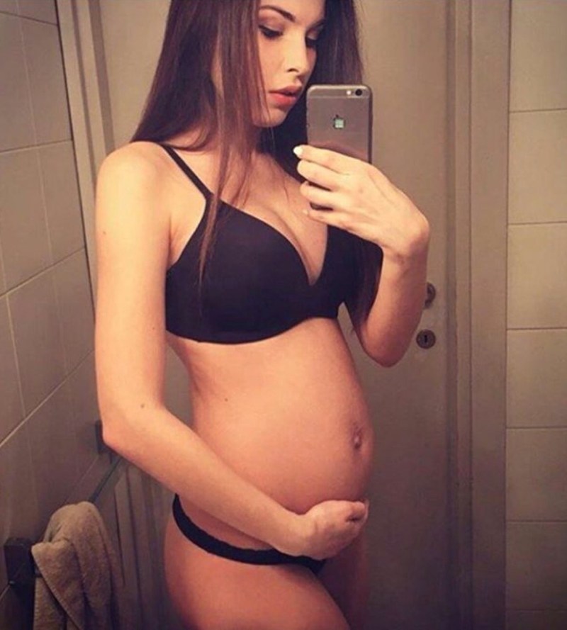 Belly Stuffing among thin girls