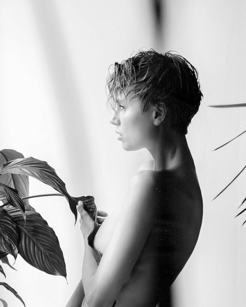 Daria Melnikova Steel butterfly bed