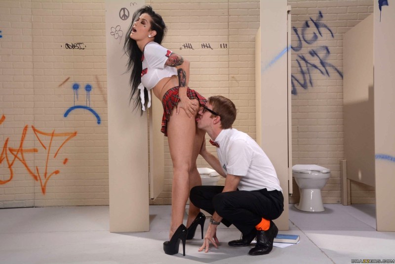 Kara Brett (Cara Brett) Cooney