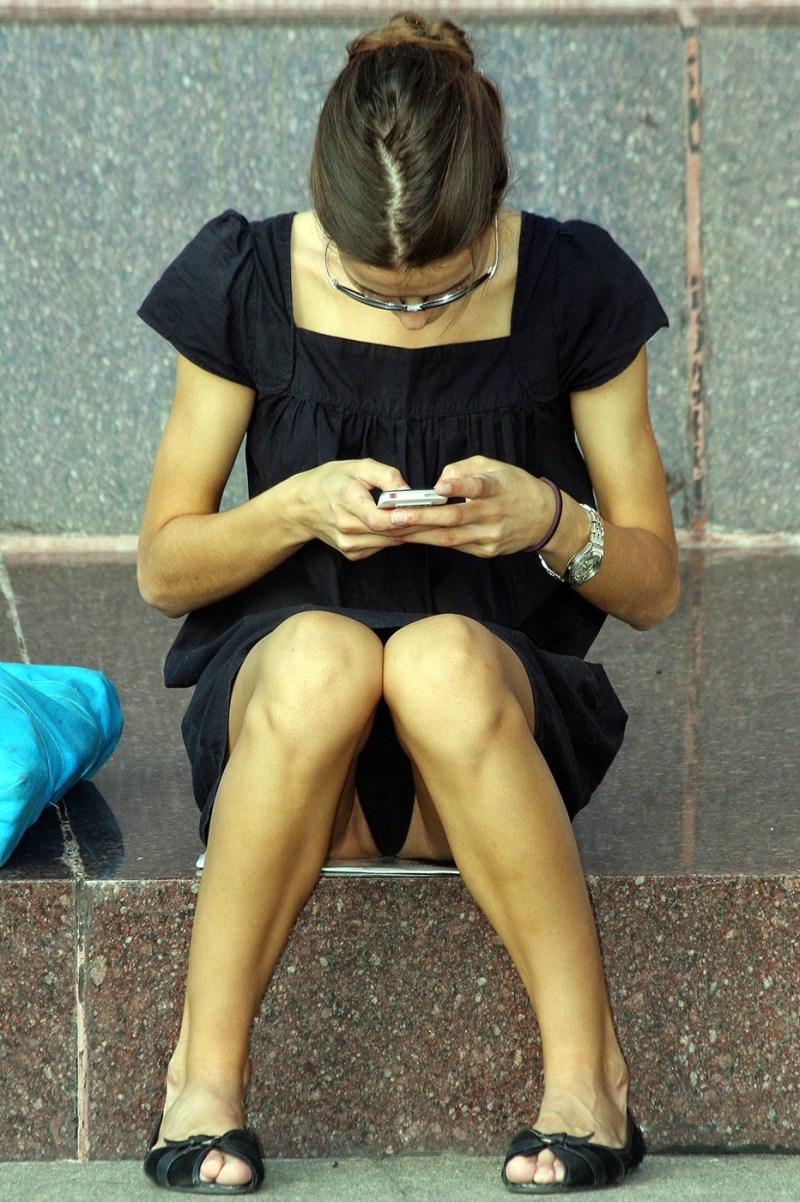 Spy under the sedentary skirts