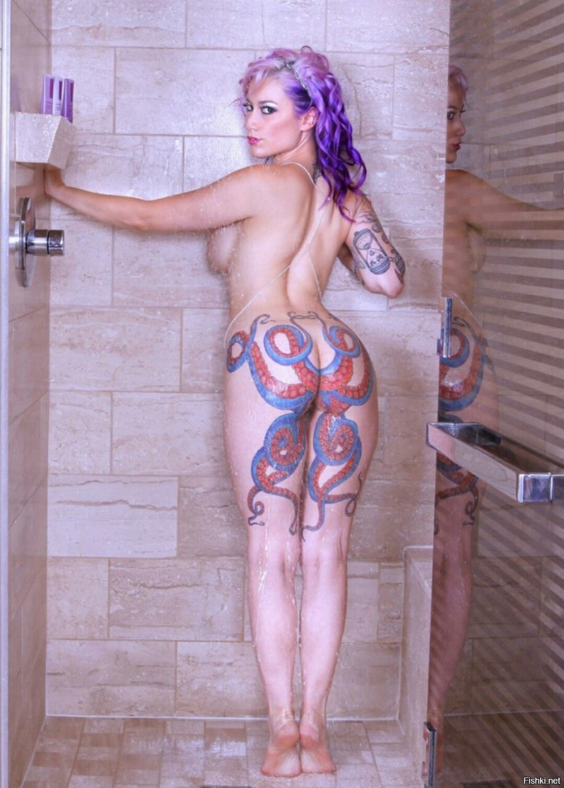 Pornstar with a tattoo octopus