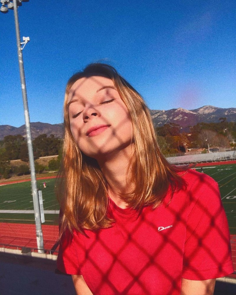 Larisa Kuzovkin, poetess. Biography