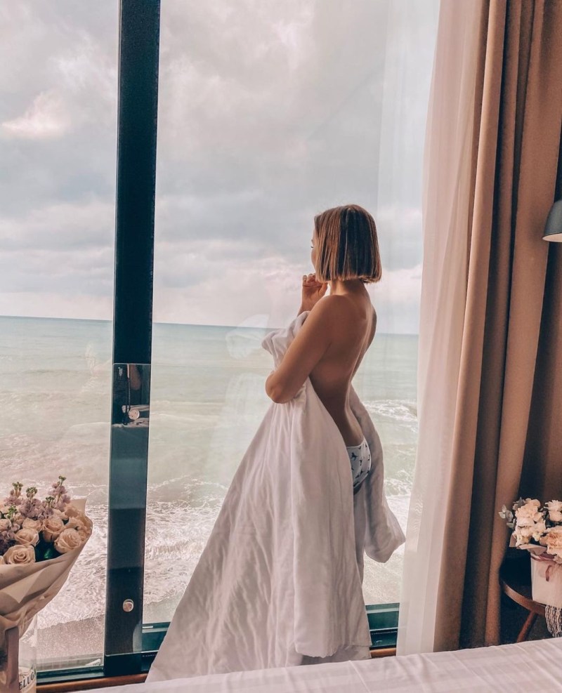 Salma Hayek Golden Globe 2020