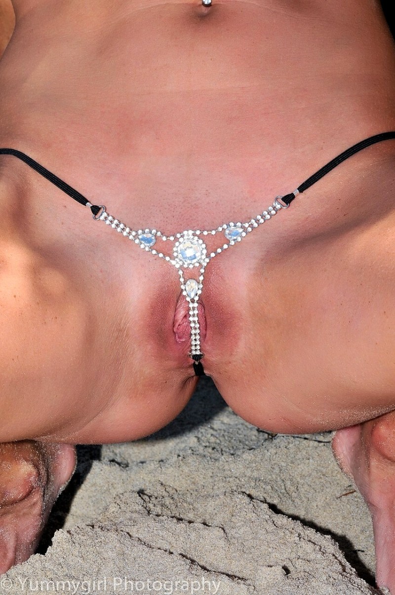 Asian asses close -up