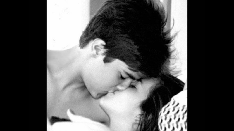 Led Swan contemporary artists lively