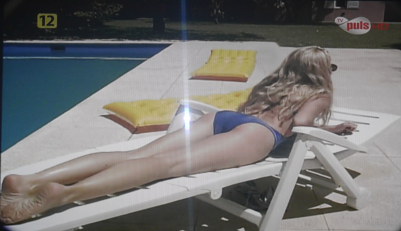 Veronica Viyira legs