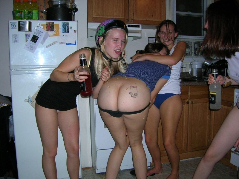 Drunk girls without panties