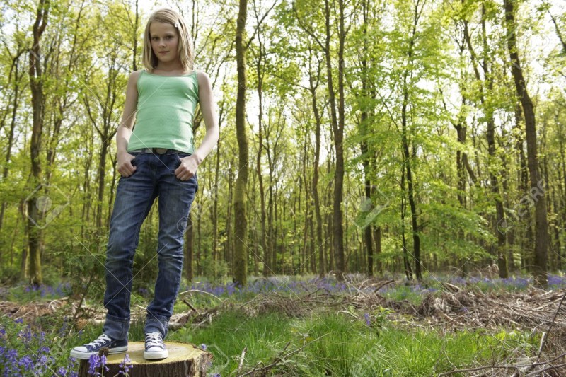 Girl in the thicket naked