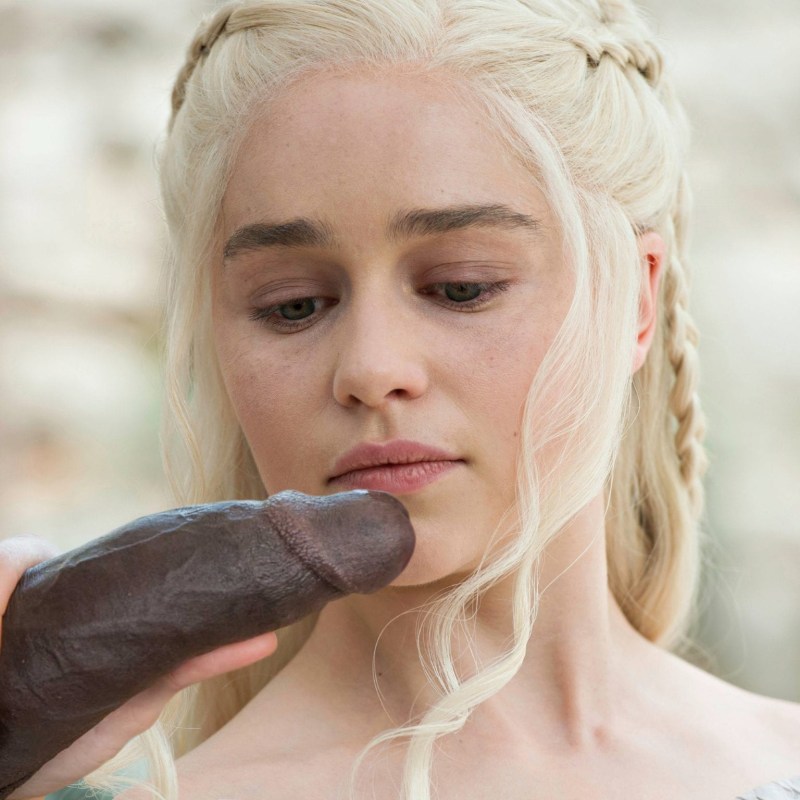 Emilia Clark Daenerys Nude