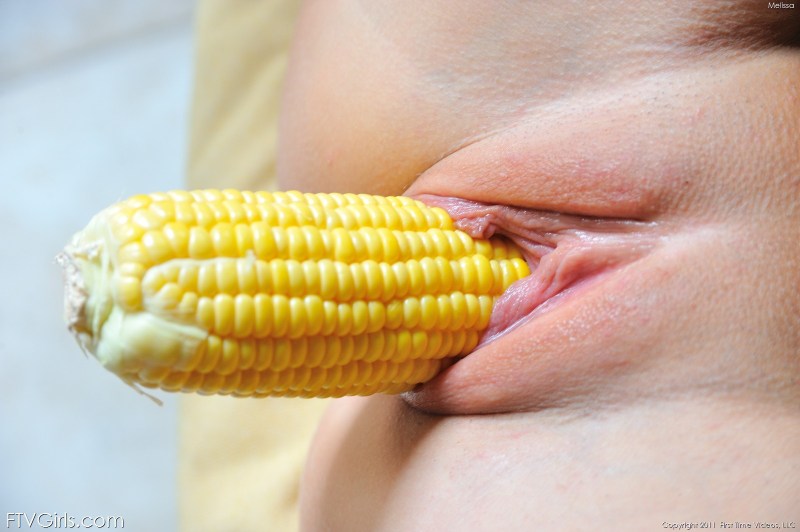 Put corn in the pussy