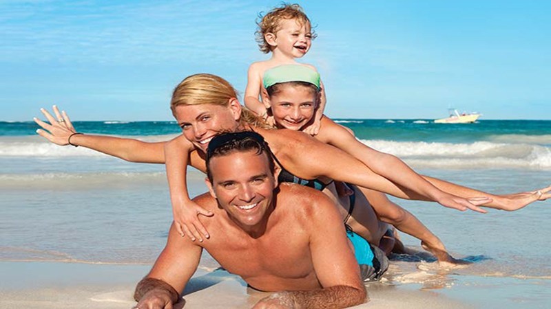 Family Naturism by the whole family