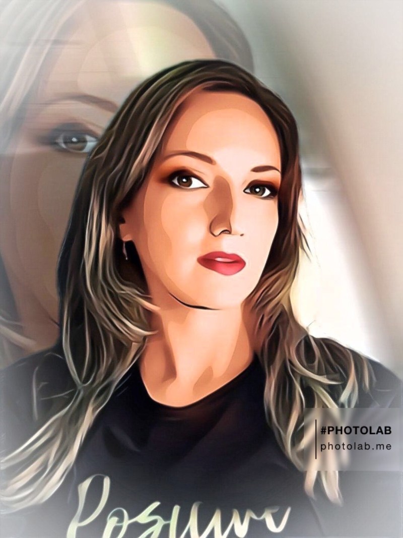 The statue of Lady Dimitrescu