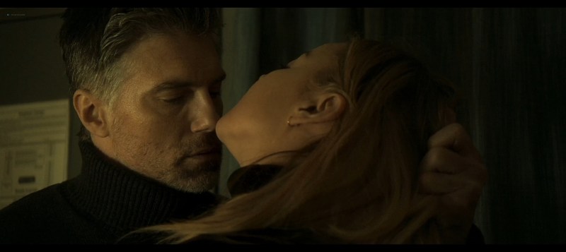 Abby Cornish bed scenes