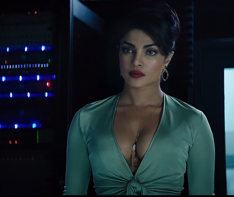 Actress Schoyanka Chopra SEKS