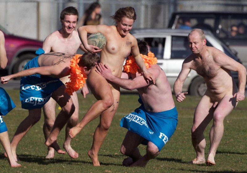 Athletes are naked rugbyists