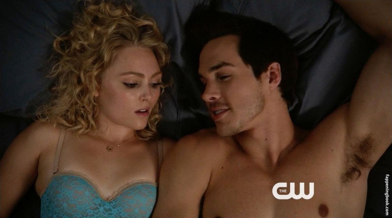 Anna Sofia Robb Erotic