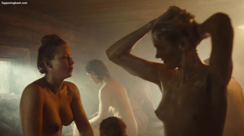 Julia Peresild photo in the bathhouse naked