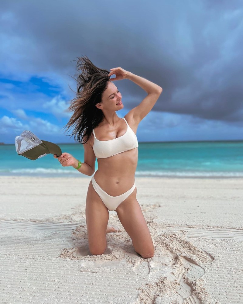 Naked actress Olesya Zheleznyak