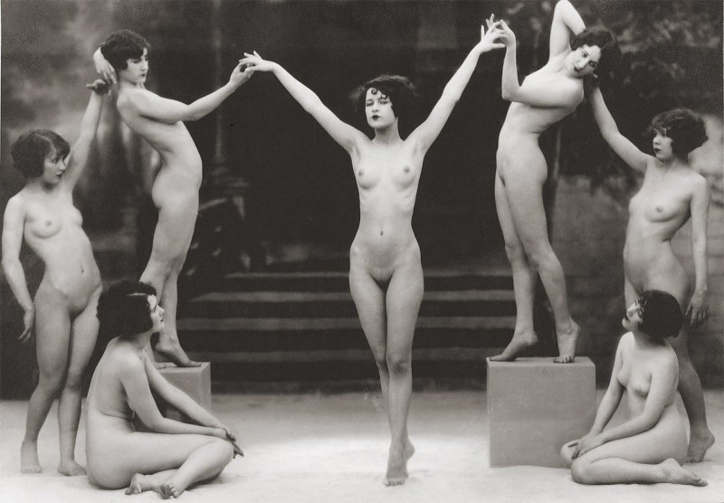 Theater productions in the style of nude