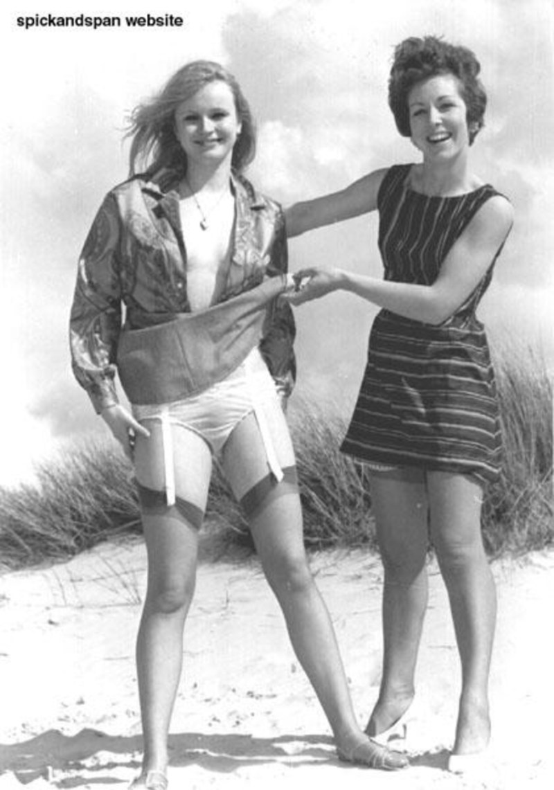 Retro lesbian in swimsuits