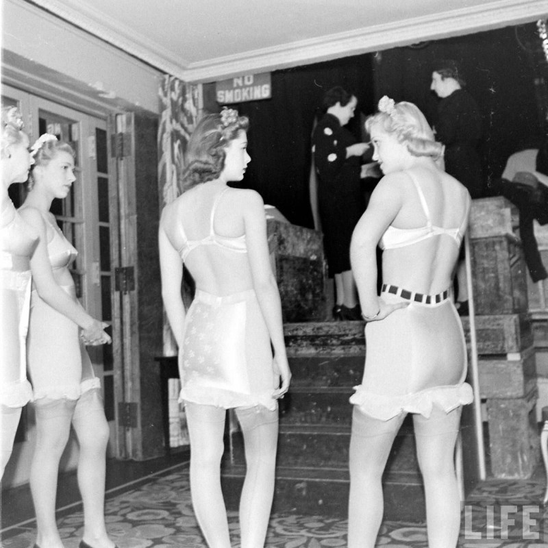 Lower underwear of 1940s France
