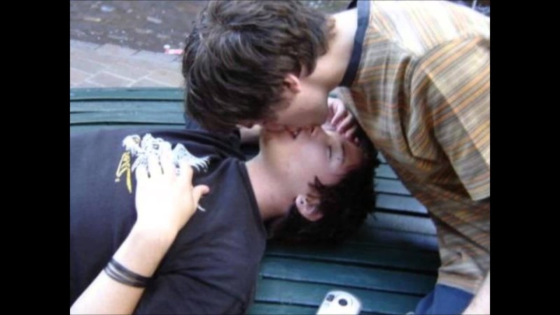 Rowwi Sun excited boys