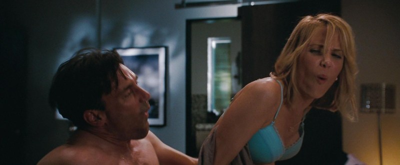 Kristen Stuart is dancing striptease