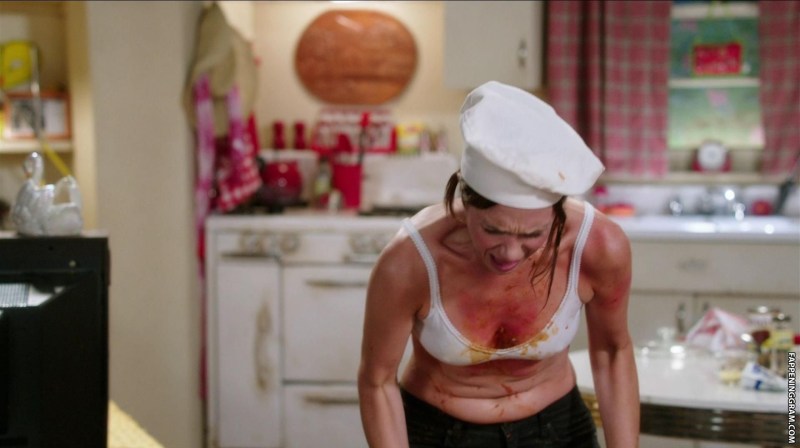 Kristen WiG bed scenes