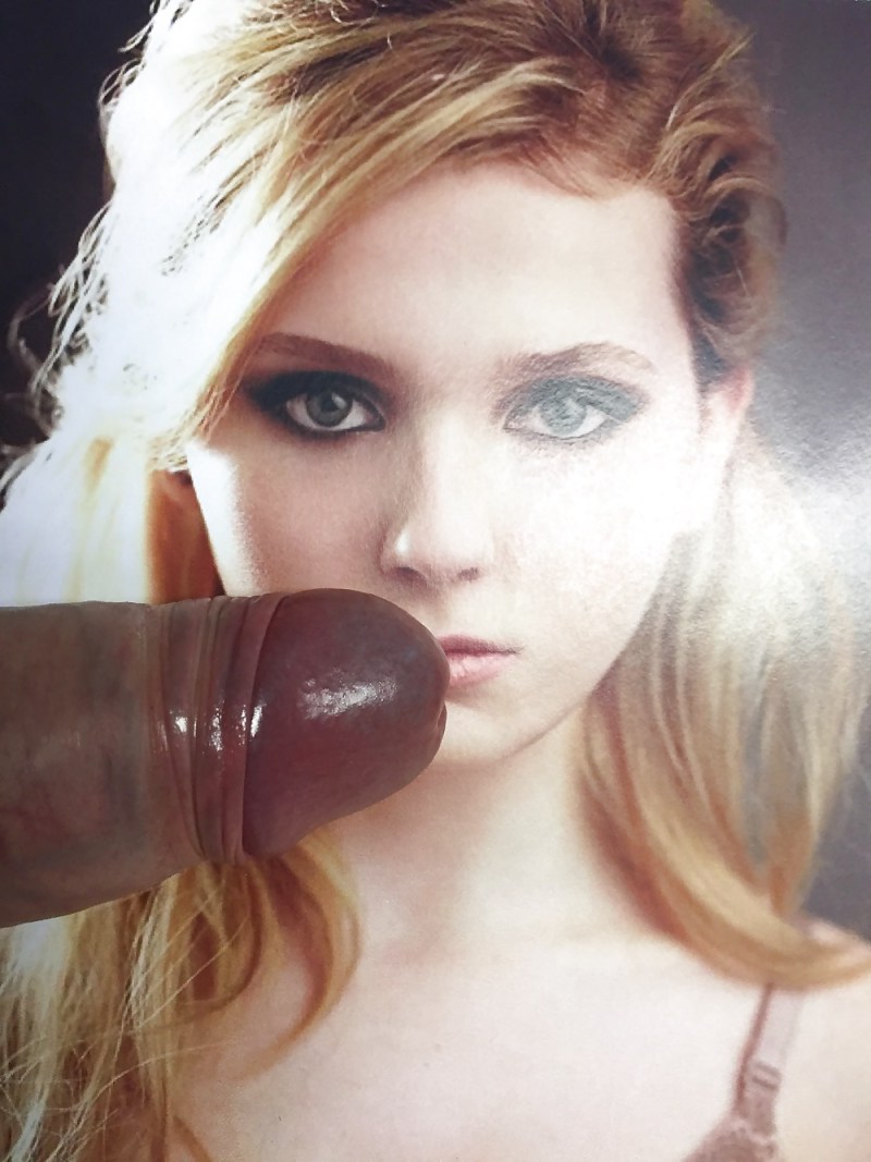 Ebigail Breslin 18 + Tits