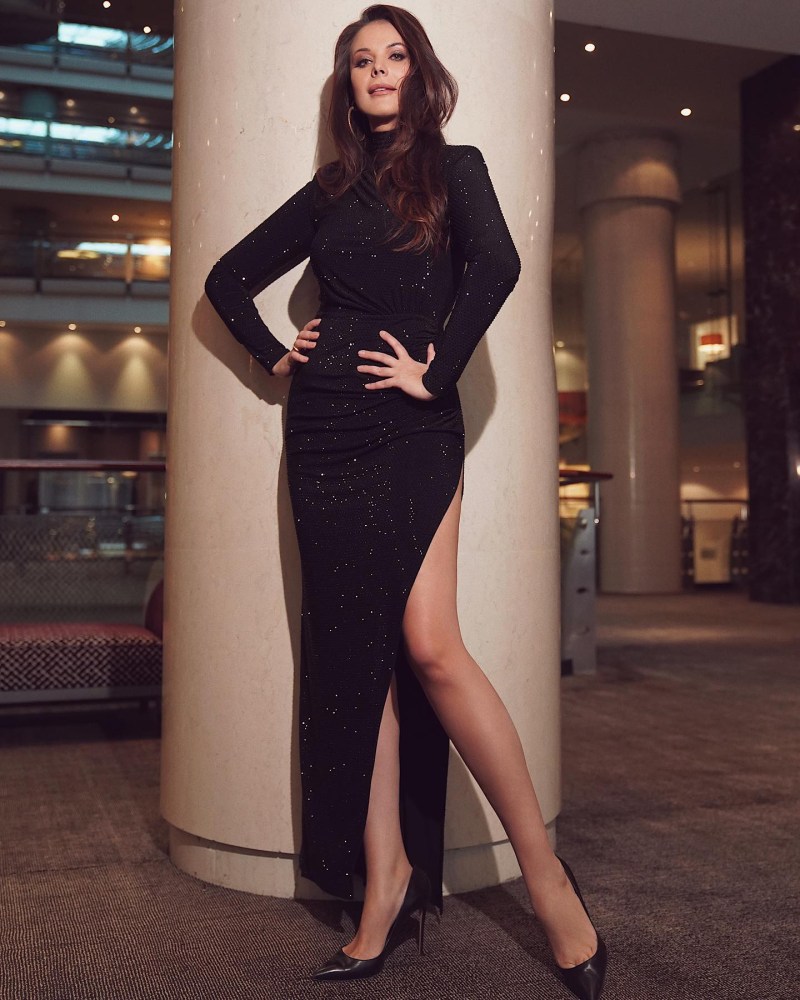 Anal with Asian Courtney Sweet in stockings