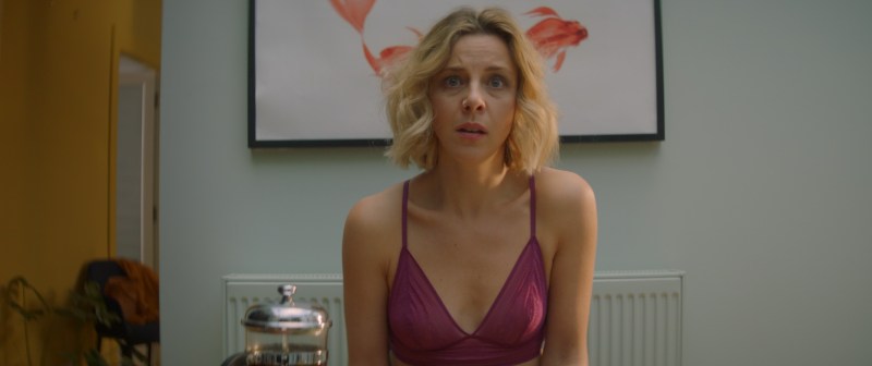 Sophie di naked on the bed