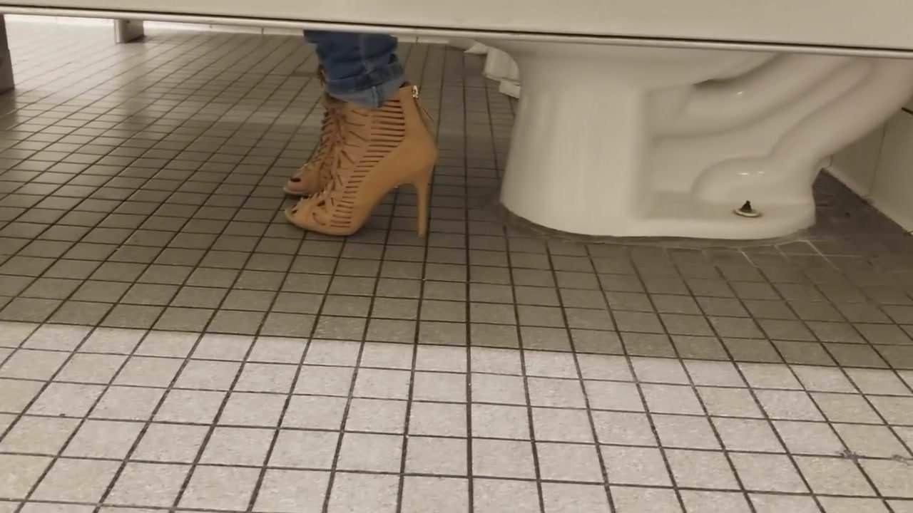 Porn Girl Pooping Floor - Girls Who Poop and Pee in Their Underpants (65 photos) - motherless porn  pics