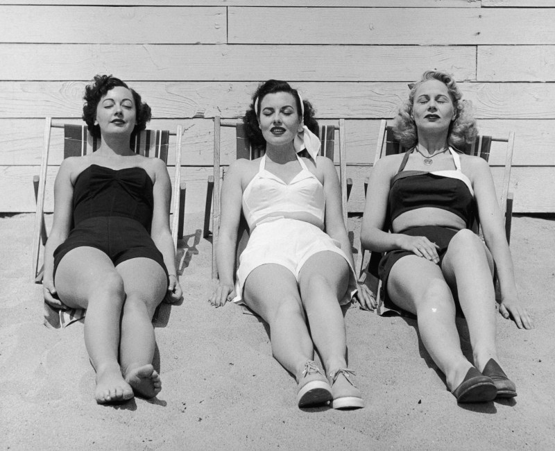 Girls on the beach retro