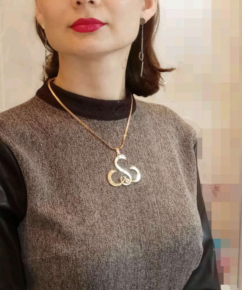 Symbol of the cornea