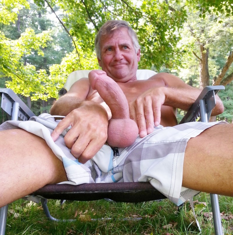 Gay Muscular Hairy Daddy Masturbation