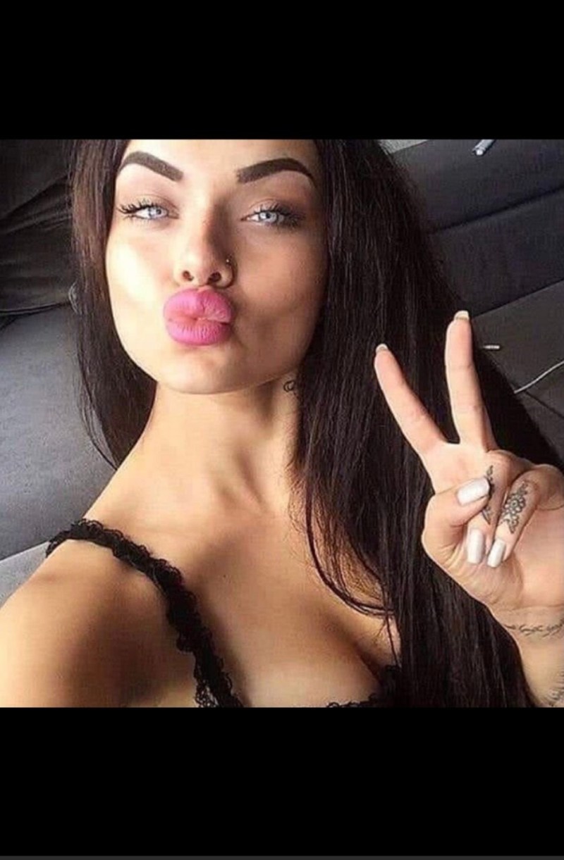 Kamilla Hermanova Anal