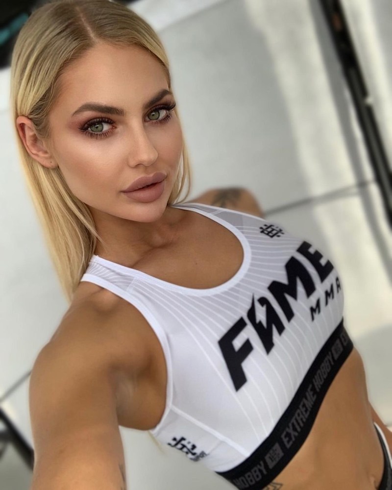 Kamila Smogultskaya to plastic