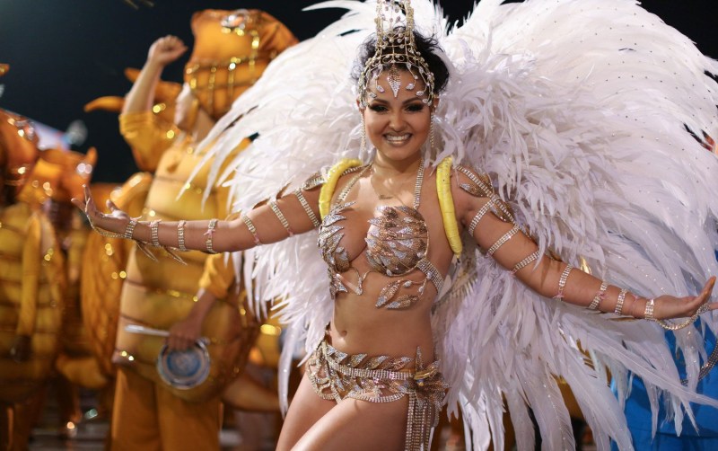 Carnival Rio 2013 dancer