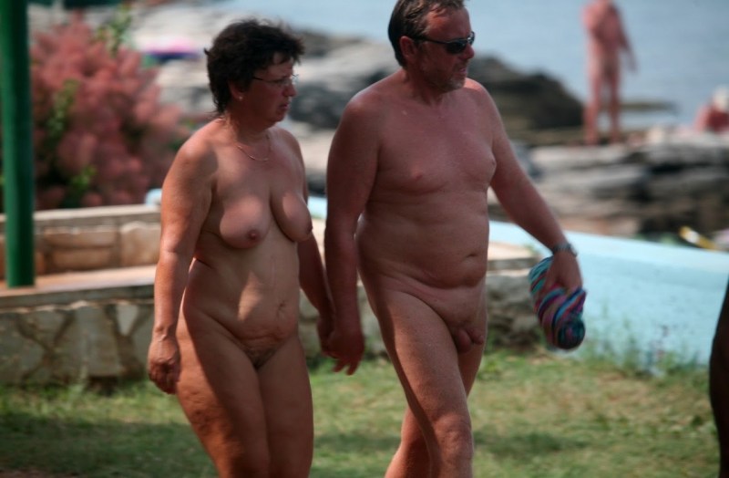 Mature nudists with men