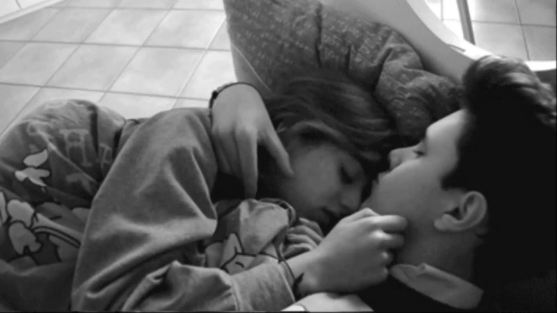 Romantic cunnilingus