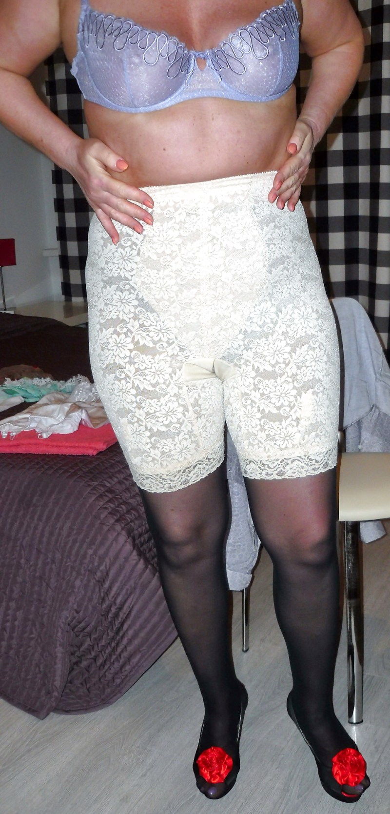 Women in shorts and pantalons