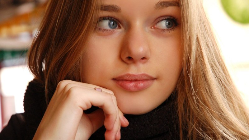 Viki Odintcova by plane